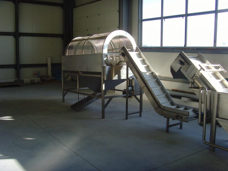 Peeling machine