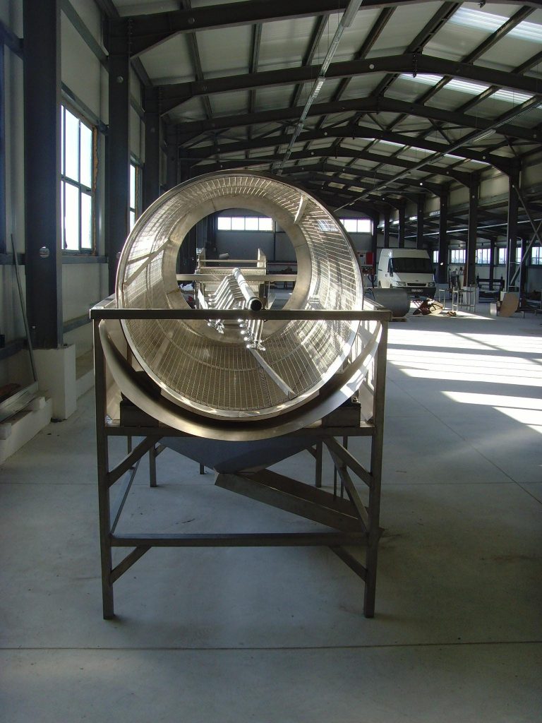 Peeling machine